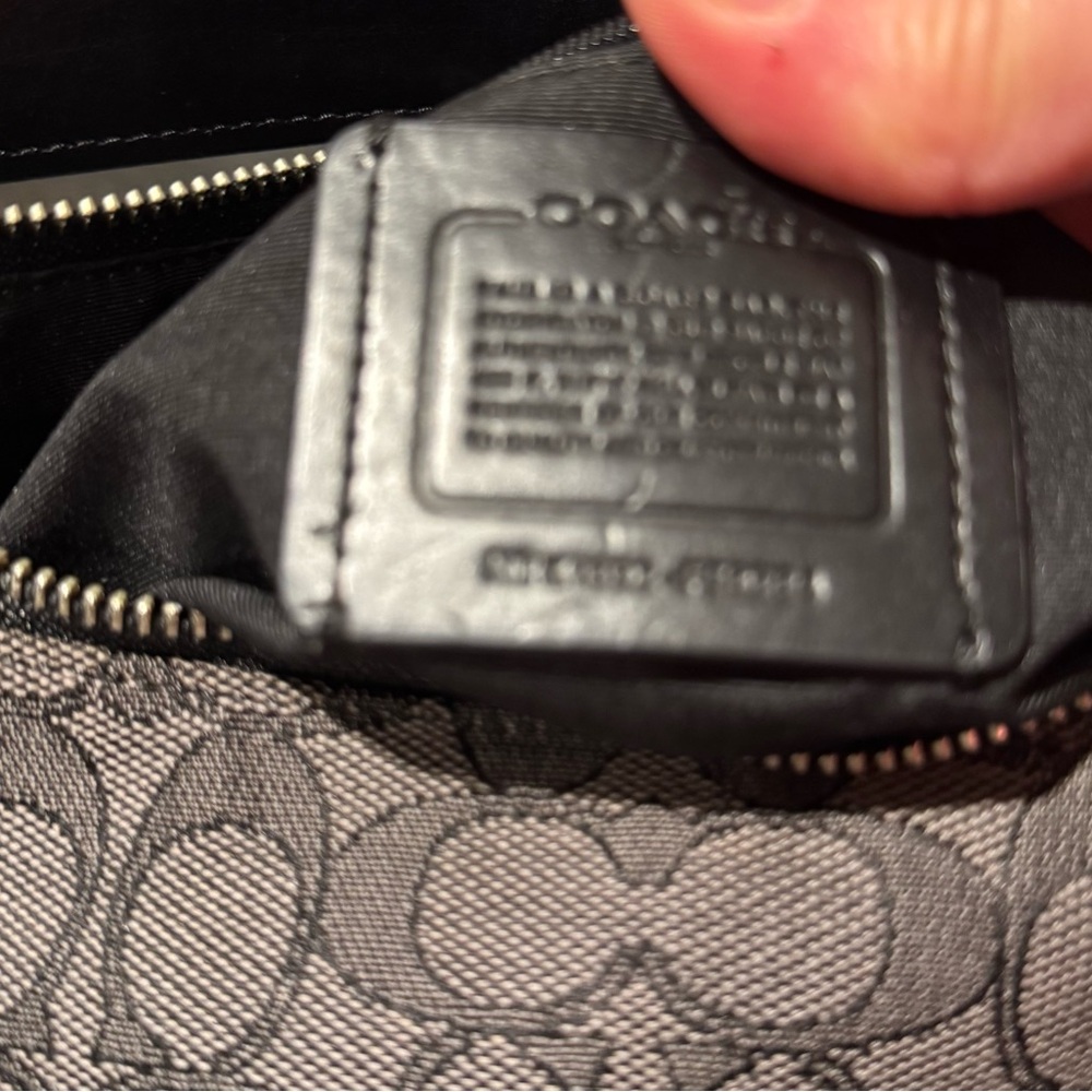 Coach F58284 East/West Celeste Signature C Hobo Style Convertible Handbag in EUC - Picture 9 of 10